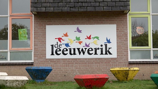 Hoofdrol Leeuwerikschool bij kunstwerk Willem Sluiter